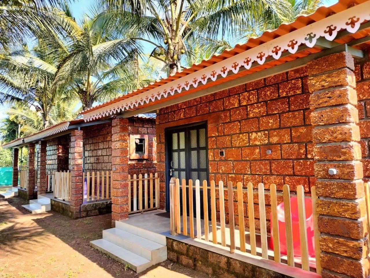 Saka Kadams Home Stay Guhāgar Dış mekan fotoğraf